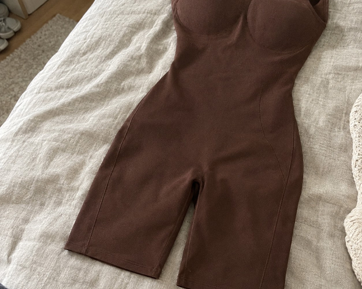 Mid-Thigh Legs Stay Put